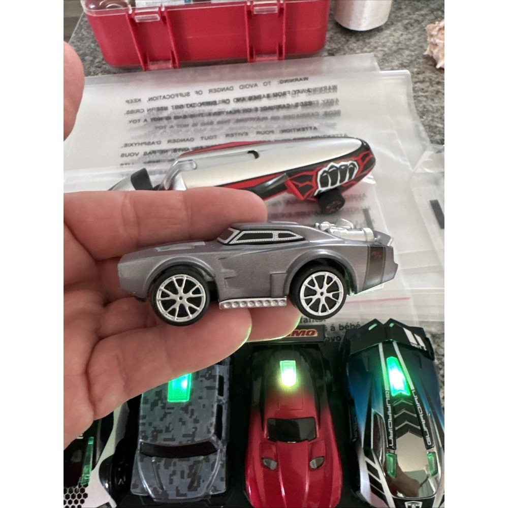 6 Anki Drive Cars & Semi w/ Charging Pods #019 - Picture 4 of 9